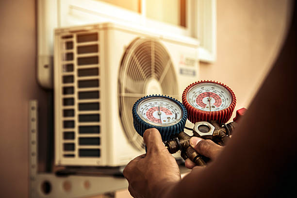 Professional Hvac technician working in Union City, TN